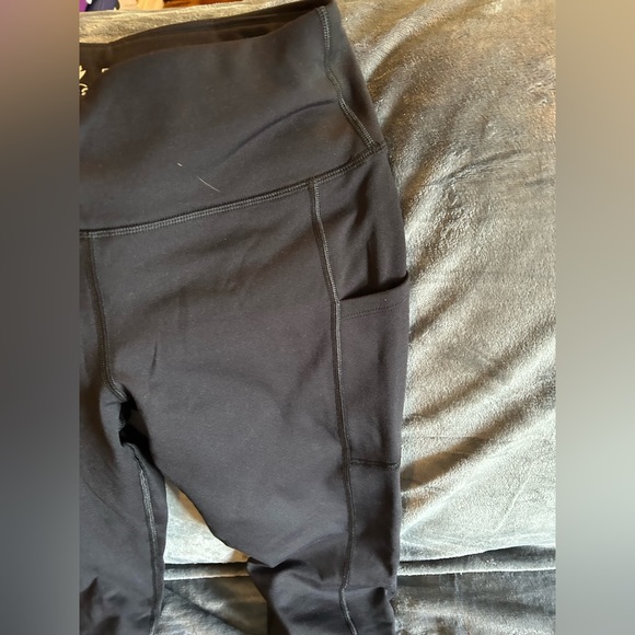 NWT High Waisted Thermal Lined Yoga Pants. IUGA. Size medium. Black - Picture 4 of 9